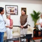 सीएम धामी से मिले अंतरराष्ट्रीय फिल्म निर्माता, उत्तराखंड में होगी हॉलीवुड की बड़ी फिल्म की शूटिंग